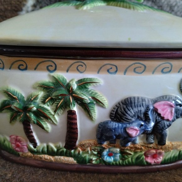 Vintage Porcelain Elephant Square Bowl With Lid - Picture 5 of 9